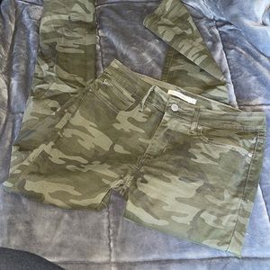 Skinny Levi Camo Jeans